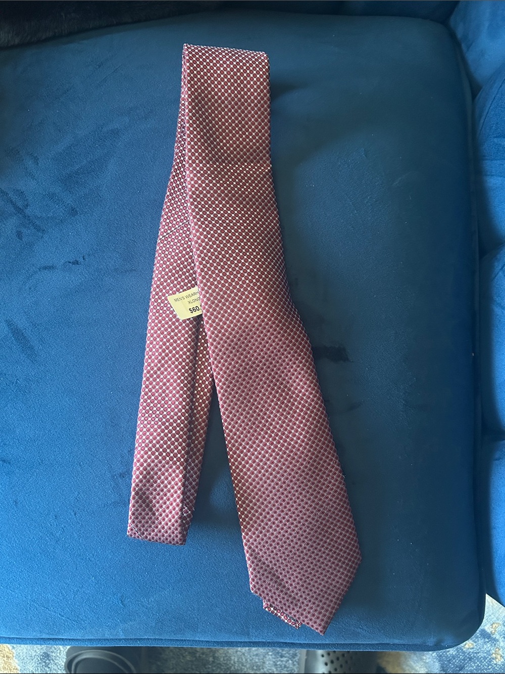 Men's Red Patterned Silk Tie - Classic Formal Accessory